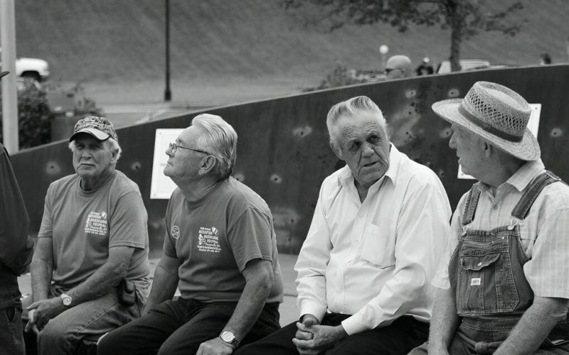 La mejor opción para adultos mayores de  Panamá: ¿asilo o comunidad residencial en Ecuador?